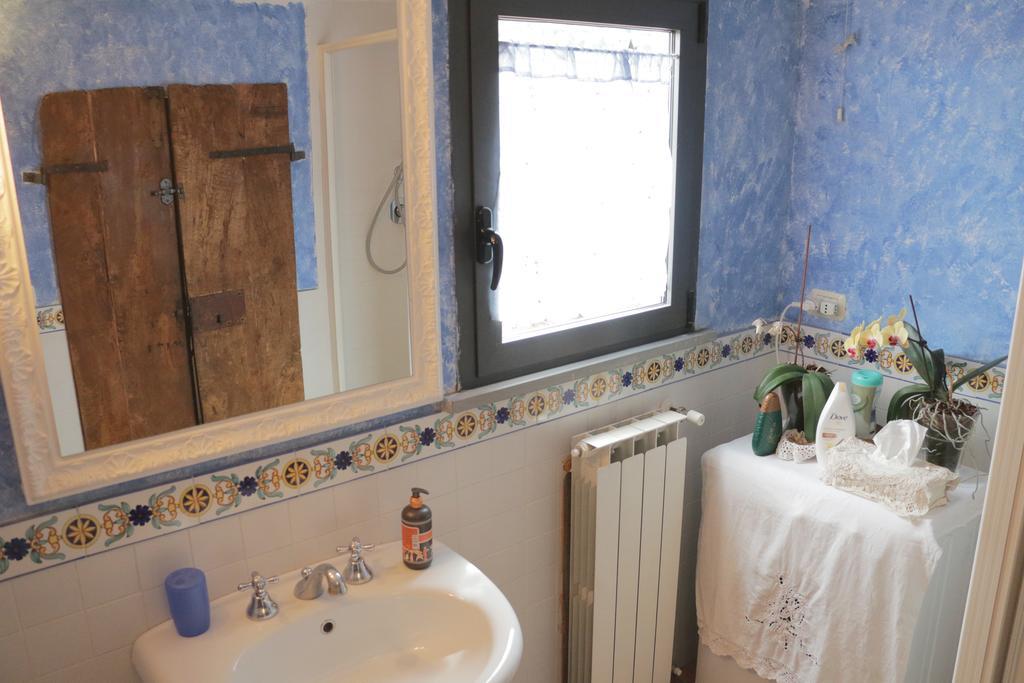 Palazzo San Florido Bed & Breakfast ชิตตา ดิ กัสเตลโล ภายนอก รูปภาพ