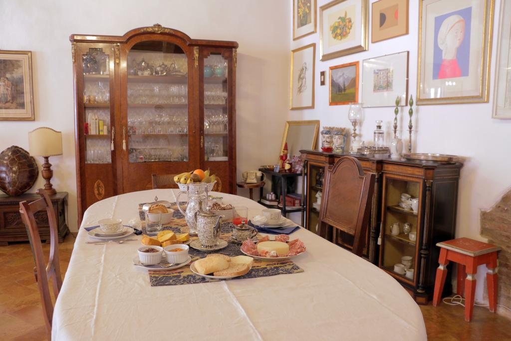 Palazzo San Florido Bed & Breakfast ชิตตา ดิ กัสเตลโล ภายนอก รูปภาพ